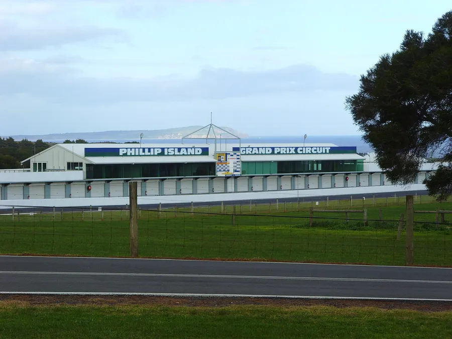 phillip island tour — in practice